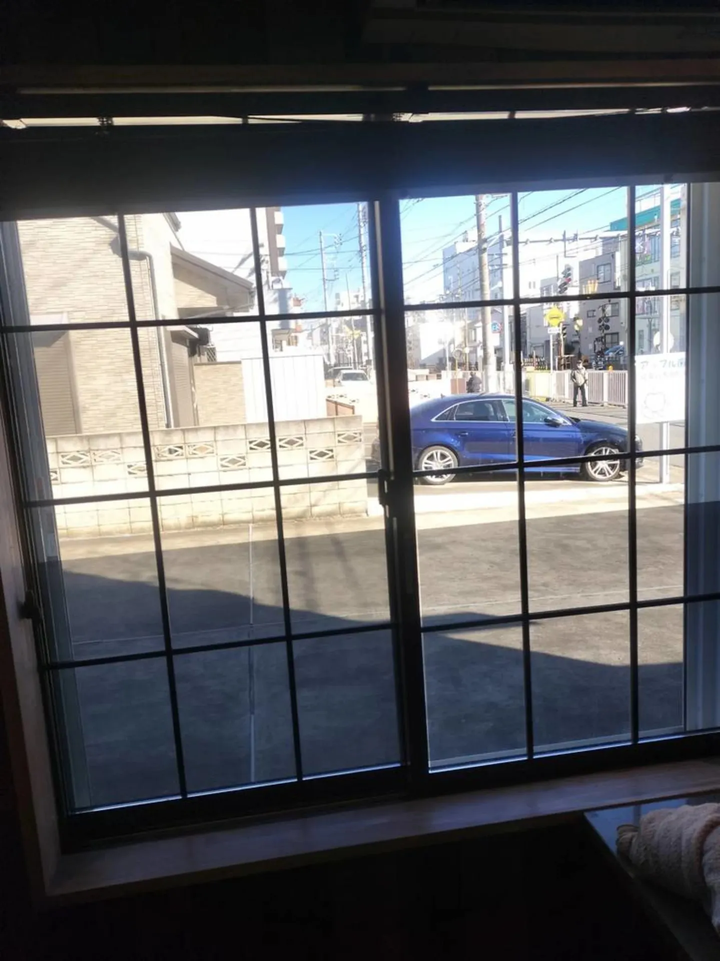 下だけ黒遮熱フィルム施工後