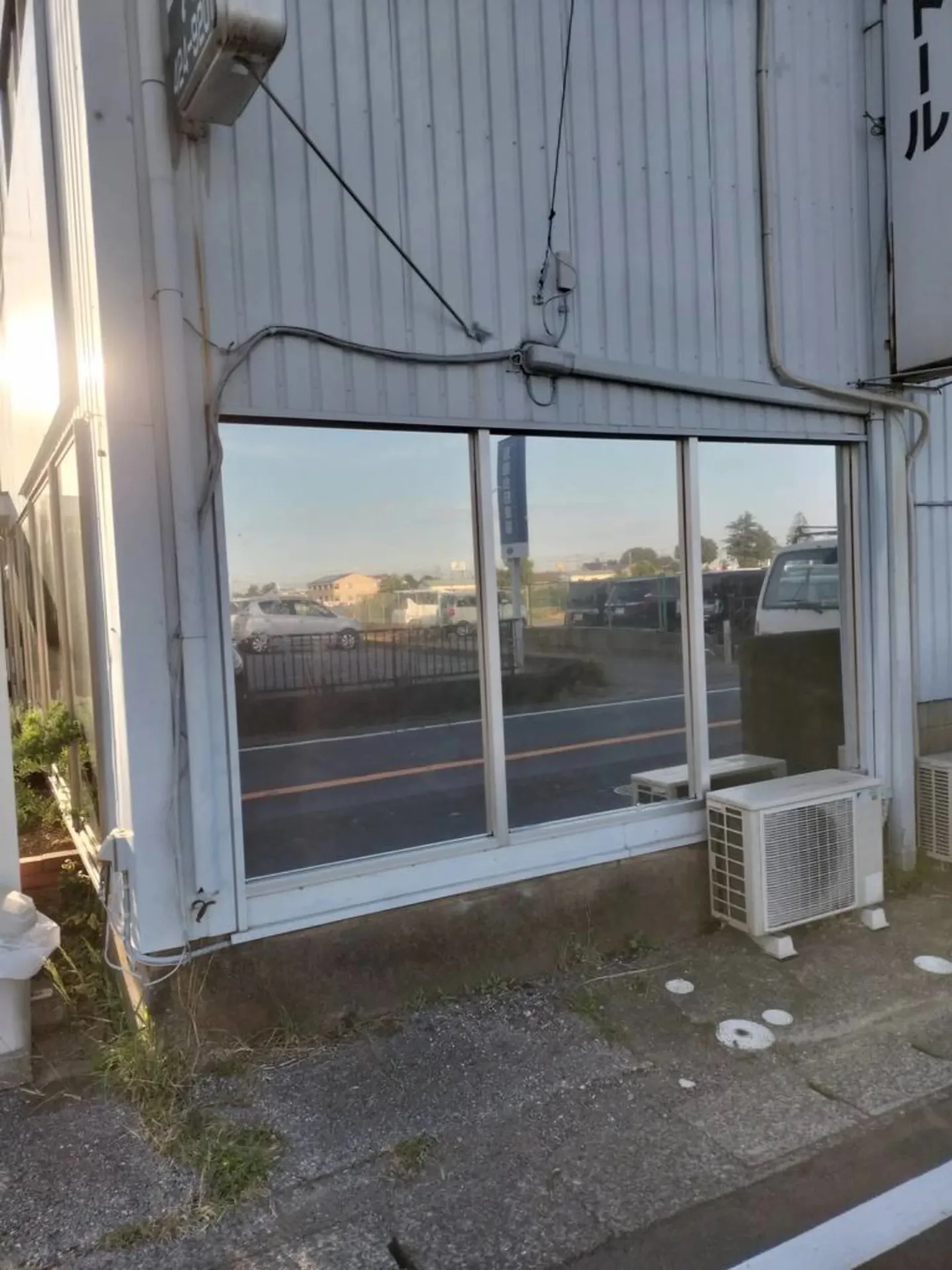 遮熱フィルムシルバー外張り後